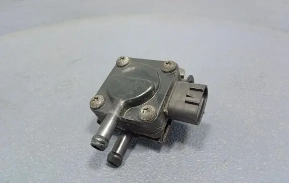 Toyota Avensis Verso Vacuum valve 8948020030