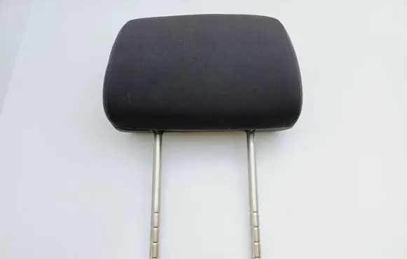Volkswagen Polo IV 9N3 Front seat headrest 