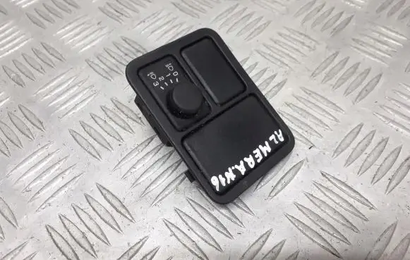 Nissan Almera N16 Light relay 68493-90J00