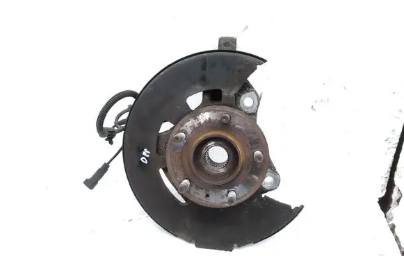 Opel Zafira C Front wheel hub spindle knuckle