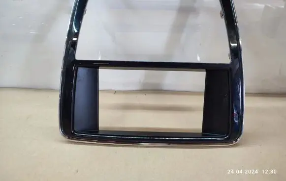 Jaguar XJ X351 Radio/GPS head unit trim AW93044B88AD