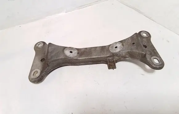 BMW 1 E82 E88 Gearbox mounting bracket 778058 77805802