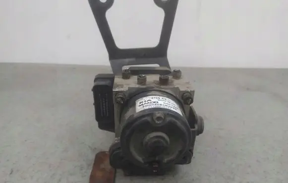 KIA Carens II ABS Pump 0K2FD437A0