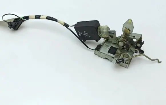 Jaguar XJ X308 Rear door lock GNA2551BG F00PE0121