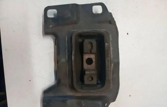 Volvo C30 Engine mount bracket 322A59