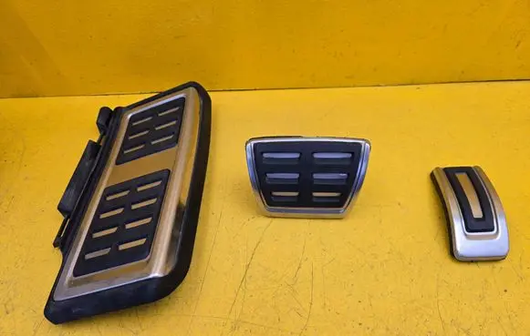 Volkswagen Tiguan Allspace Foot rest pad/dead pedal 5Q1864551A