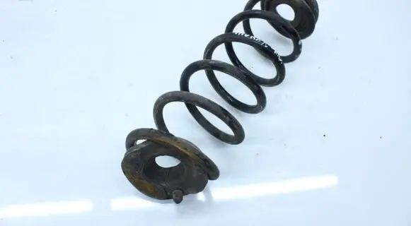 Volkswagen Touran II Rear coil spring