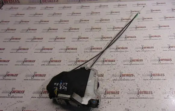 Toyota Verso Front door lock