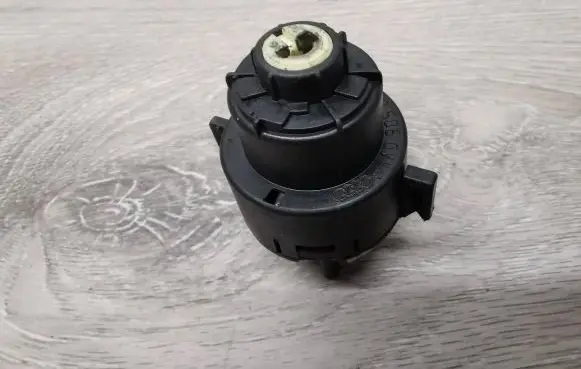 Audi 100 S4 C4 Ignition lock contact 4A0905849B