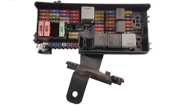 Mercedes-Benz R W251 Fuse module A1645400572