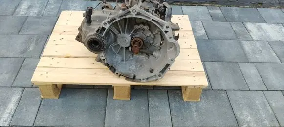Manual 5 speed gearbox