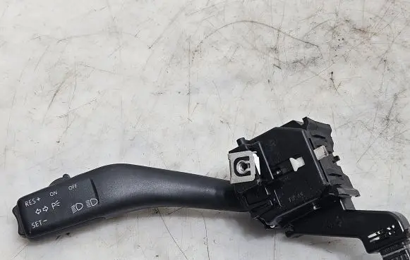 Volkswagen Golf Plus Indicator stalk 1K0953513A