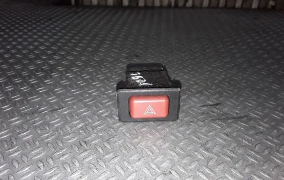 Mitsubishi Pajero Hazard light switch