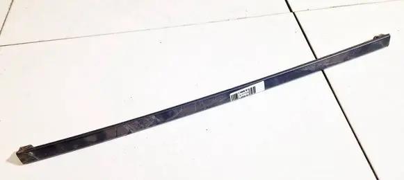 Honda FR-V Front door glass trim molding 060120