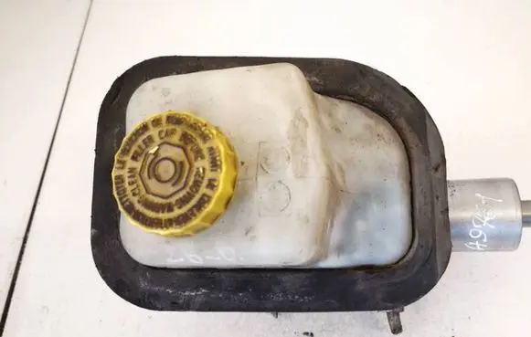 Chrysler 300 - 300C Brake fluid reservoir 32067327