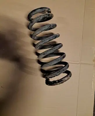 Suzuki Grand Vitara I Front coil spring