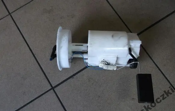 Audi Q7 4M Fuel level sensor 