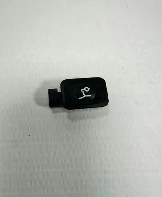 Ford Kuga II Tailgate opening switch 