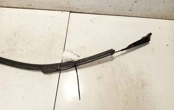Renault Kangoo I Front wiper blade arm 8200158096