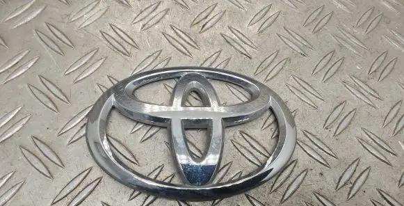 Toyota Verso Manufacturers badge/model letters 