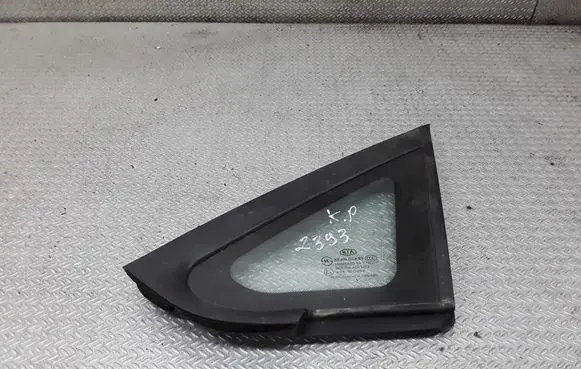 KIA Carens II Front triangle window/glass 