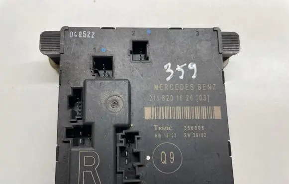 Mercedes-Benz E W211 Reducing agents exhaust control unit 2118201626 A2118201626