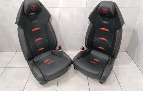 Lamborghini LP 640-4 Third row seat belt