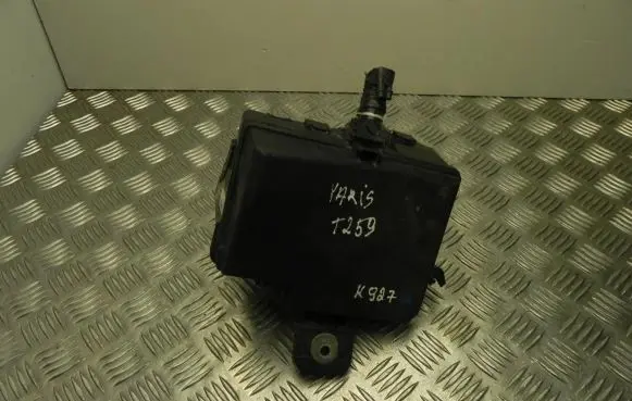 Toyota Yaris Fuse box set 8266252800 K927