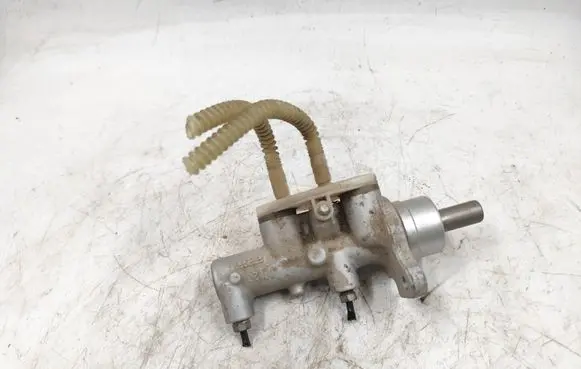 Master brake cylinder