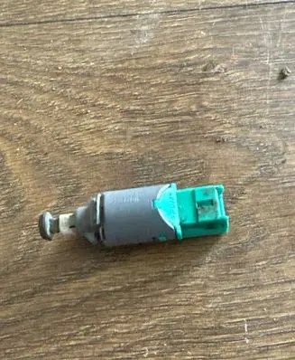 Renault Master III Brake pedal sensor switch 253250007r