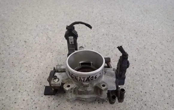 Hyundai Sonata Throttle body valve 35100-25300