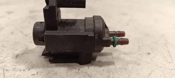 Mini Cooper Countryman F60 Vacuum valve 70478502