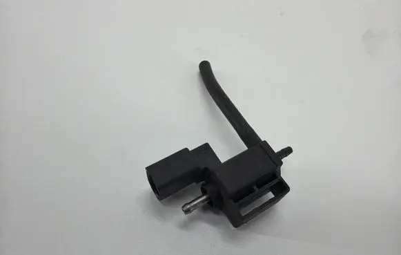 Audi A4 S4 B8 8K Turbo solenoid valve 06H906283B