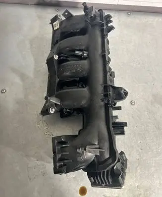 Mercedes-Benz B W246 W242 Intake manifold A2700900737 092150