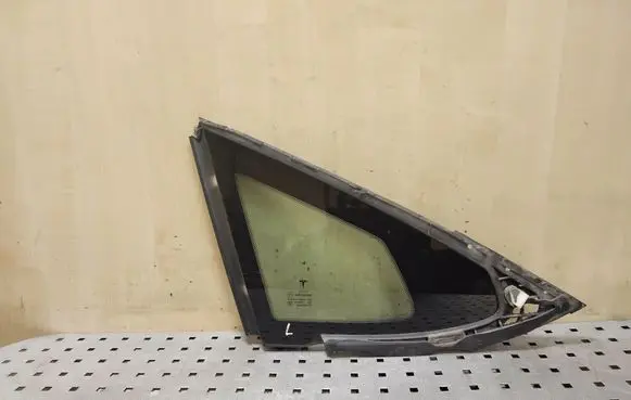 Tesla Model S Rear side window