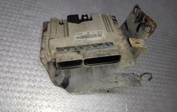 Opel Zafira B Engine control unit/module 0281012549
