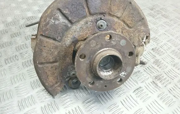 Volkswagen Touran I Front wheel hub spindle knuckle