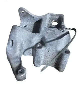 Volvo S60 Engine mounting bracket 31401633