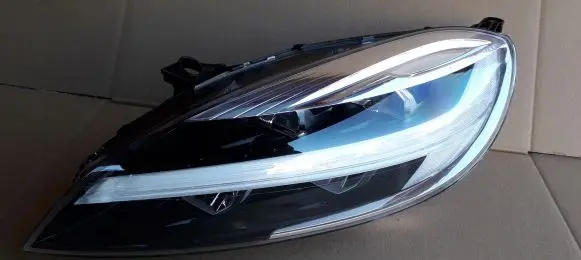 Volvo V40 Headlight/headlamp