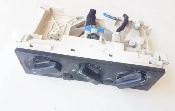 Mitsubishi Carisma Climate control unit mr500529