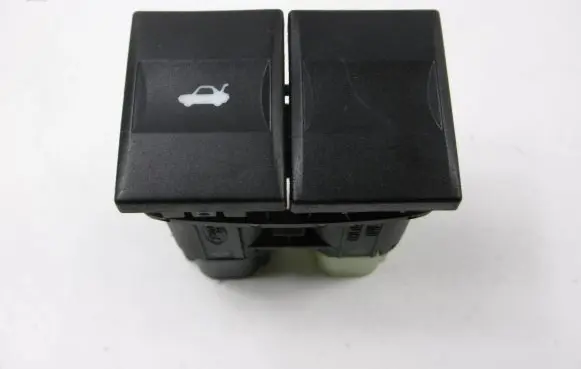 Ford Mondeo Mk III Tailgate/boot open switch button 1S7T-19B514-AA