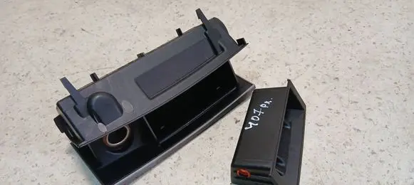 Car ashtray