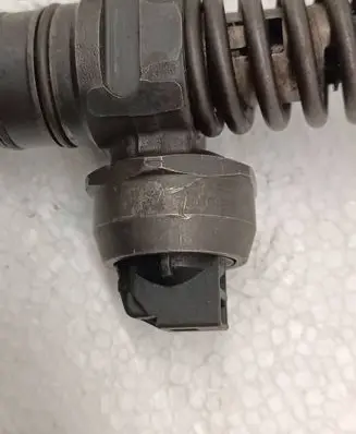 Audi A4 S4 B6 8E 8H Fuel injector 038130073Q