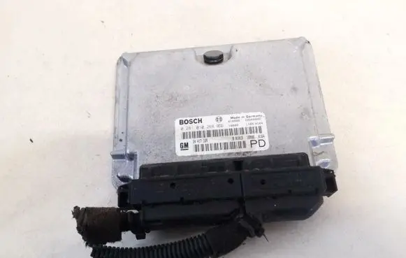 Opel Zafira A Engine control unit/module 24417169 0281010268