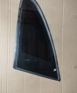 Honda CR-V Rear side window E643R00048