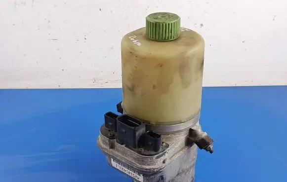 Skoda Fabia Mk2 (5J) Power steering pump 6R0423156B