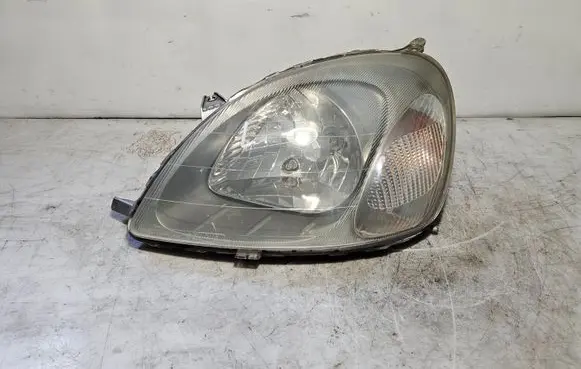 Toyota Yaris Headlight/headlamp