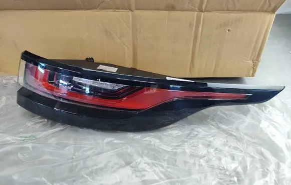 Land Rover Range Rover Velar Rear/tail lights LR111106 LR093426