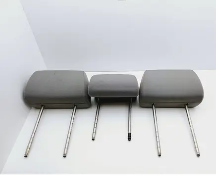 Volkswagen Polo IV 9N3 Front seat headrest 