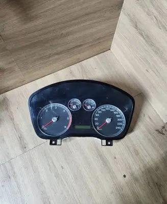 Speedometer (instrument cluster)